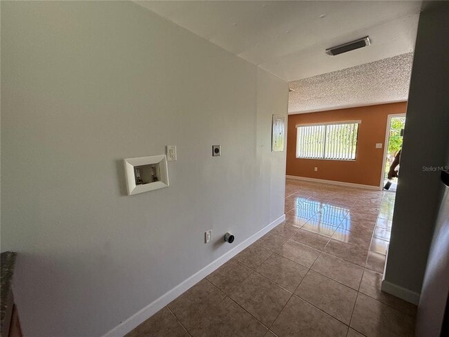 Building Photo - 2380 N Tropical Trail