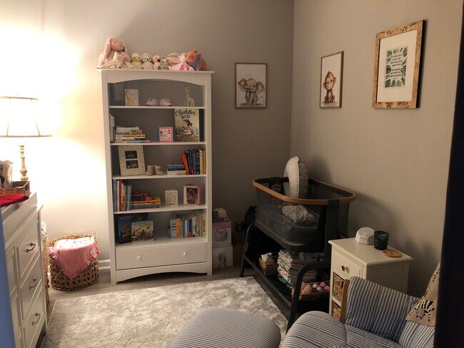 second bedroom/office - 645 N Kingsbury St