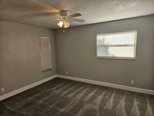 Building Photo - Stunning Jungle Terrace Oasis: Renovated 4...