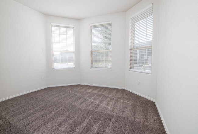 Building Photo - 2312 Sky View Rd