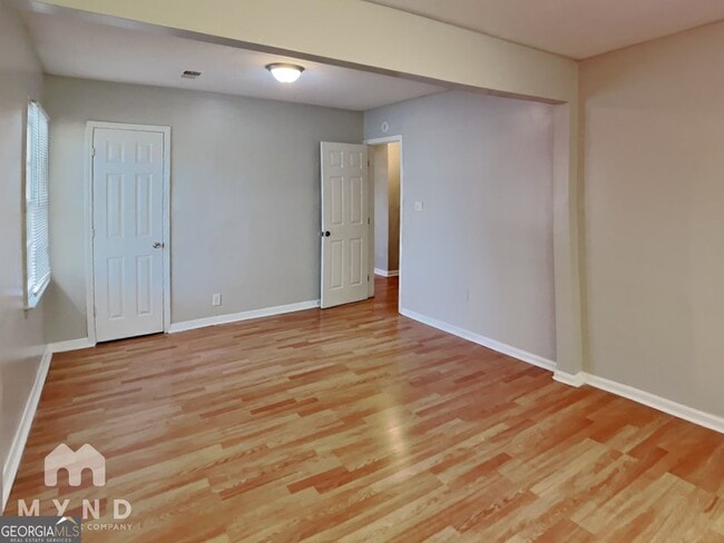 Building Photo - 450 Fairburn Rd NW