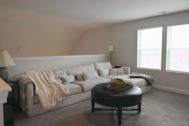 Building Photo - 2464 Campton Lp