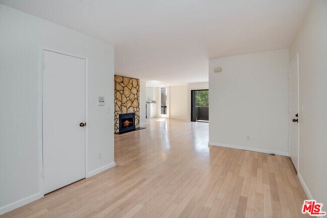 Building Photo - 16169 Sunset Blvd