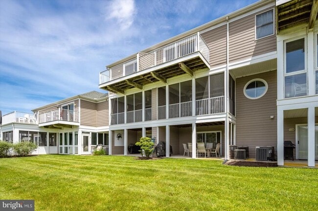 Building Photo - 38259 Lake Dr