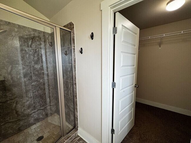 Building Photo - Home in Tech Corridor/Research Park with FENCED YARD and BONUS ROOMS