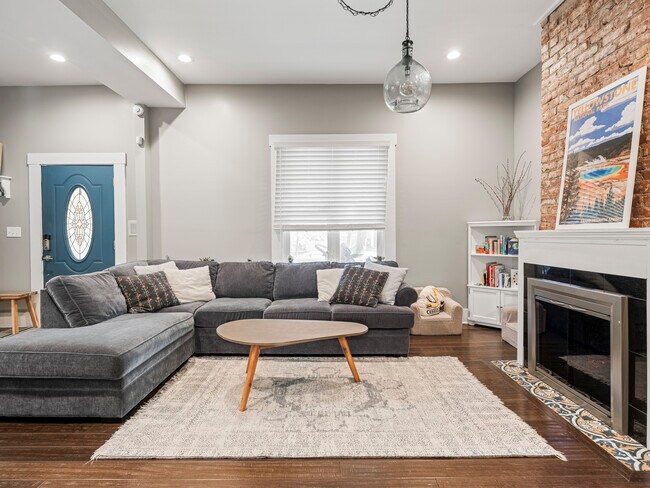 Building Photo - 622 N Hamilton Ave