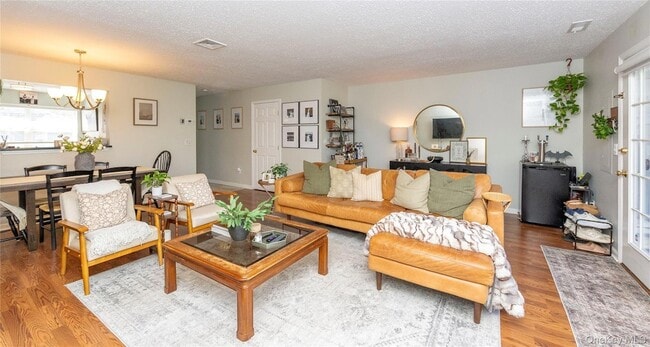 Building Photo - 3 Evergreen Way