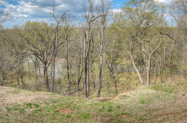 Building Photo - 117 Briarbrook Dr