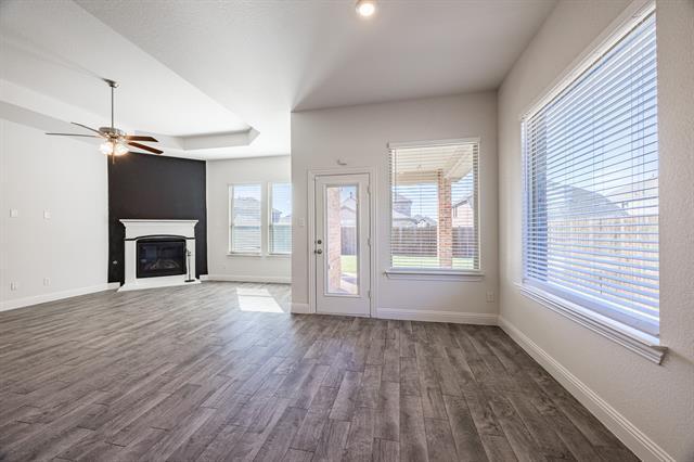 Building Photo - 4037 Woodford Dr