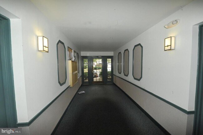 Building Photo - 5900 Surrey Hill Pl