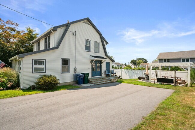 Building Photo - 33 Billow Rd