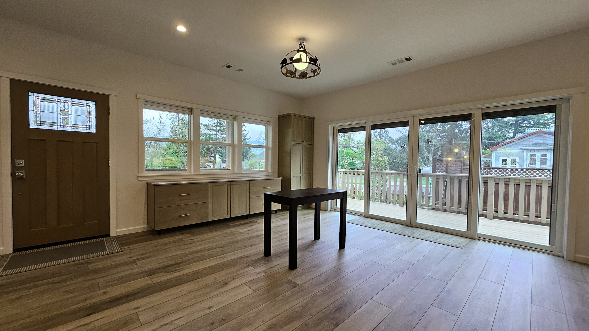 Dining area - 882 B St