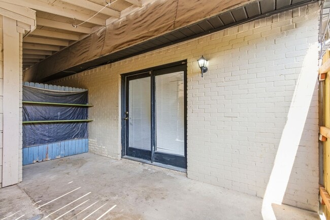 Building Photo - 2729 Hurstview Dr