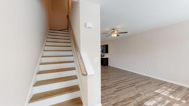 Building Photo - 310 Bogle St