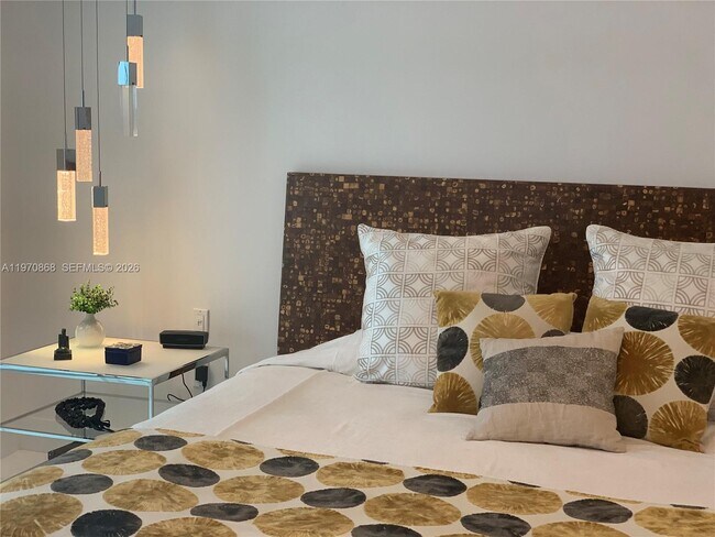 Building Photo - 1 N Ocean Blvd