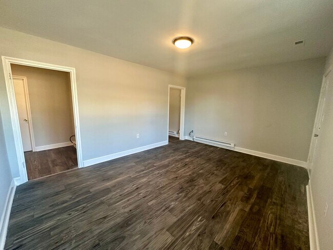 Building Photo - 716 Miller Rd