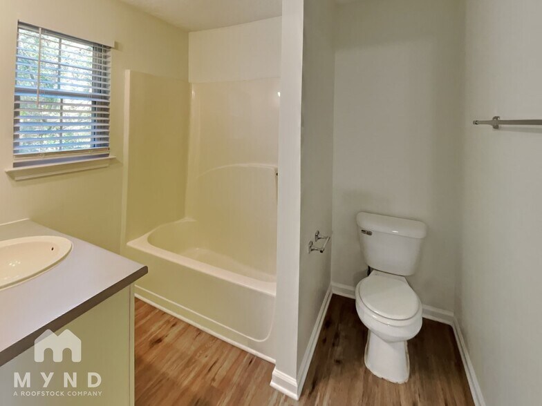 Building Photo - 251 Cedars Glen Cir