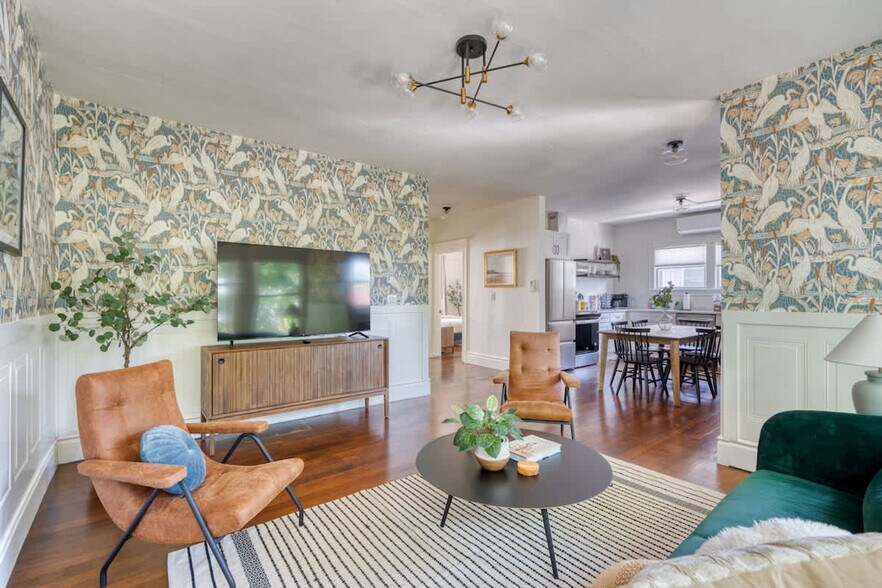 Building Photo - 1032 SE 12th Ave