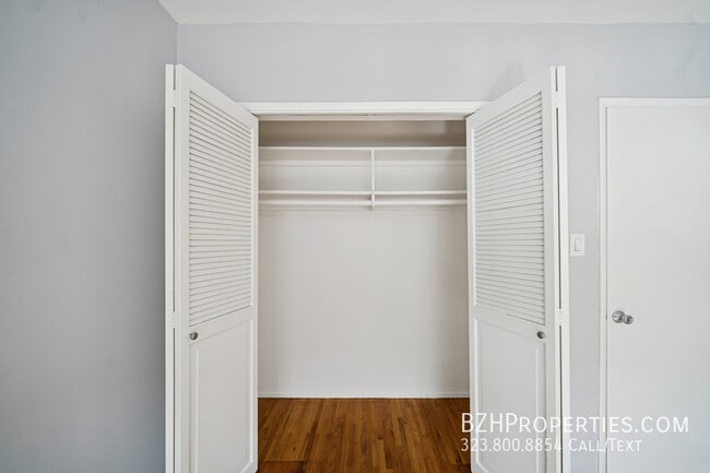 Building Photo - 5307 Vantage Ave