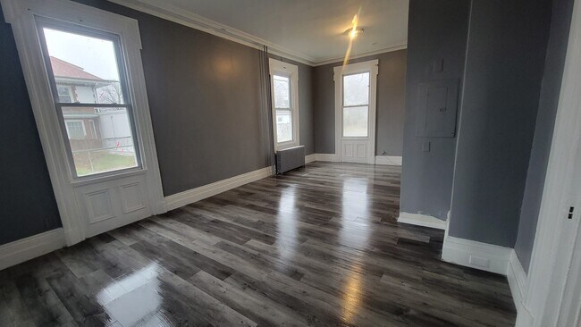 Building Photo - 1530 Pennington Rd