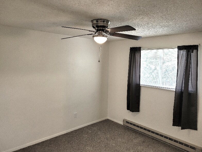 Building Photo - 228 Glenda Dr