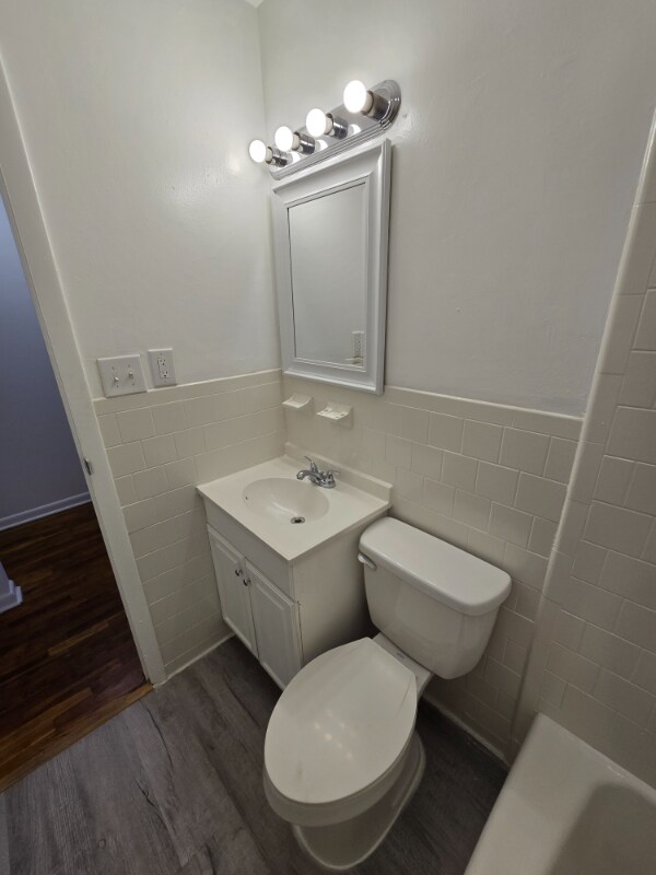 Building Photo - 2650 Wayside Dr