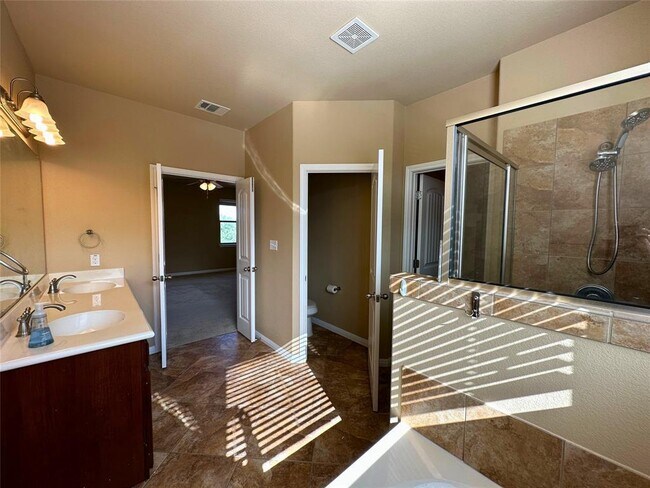 Building Photo - 321 Braylen Cove