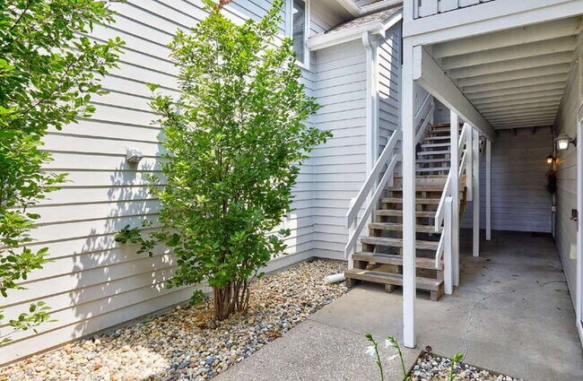 Building Photo - 5220 Boulder Dr