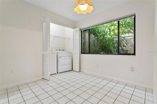 Building Photo - 3612 Biscayne Dr