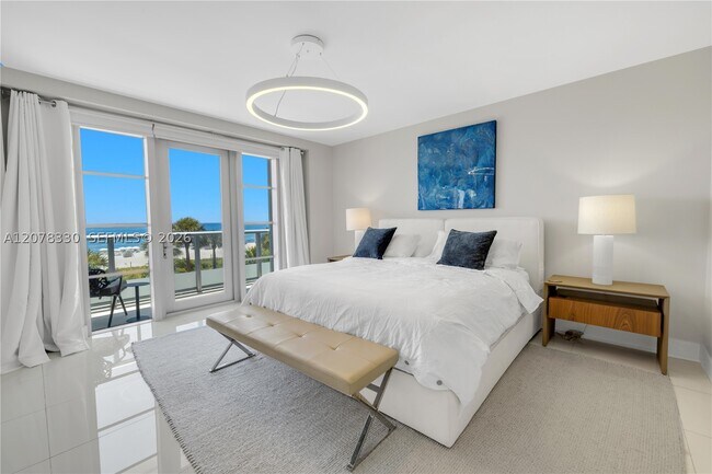 Building Photo - 3739 Collins Ave