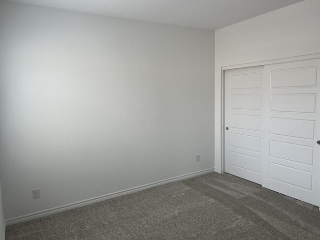 Building Photo - 2825 Overlook Brk St