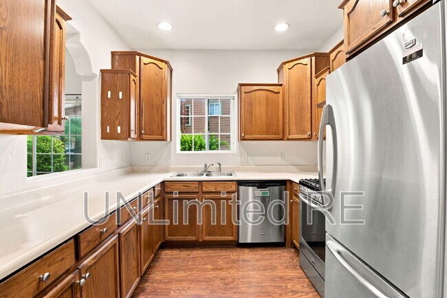 Building Photo - 3272 S Litzler Dr