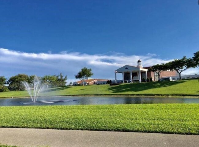 Building Photo - 91 Ventnor E