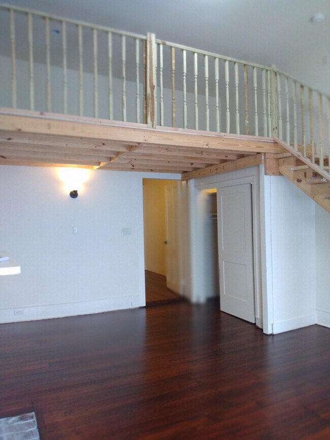 Building Photo - 3111 Magazine St