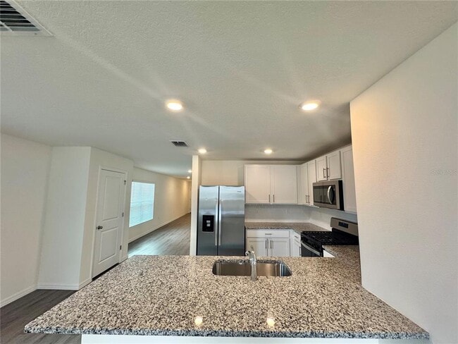 Building Photo - 36015 Sunflower Hl Dr