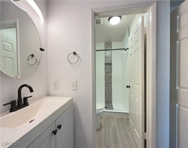 Building Photo - 6779 Pine Valley Dr