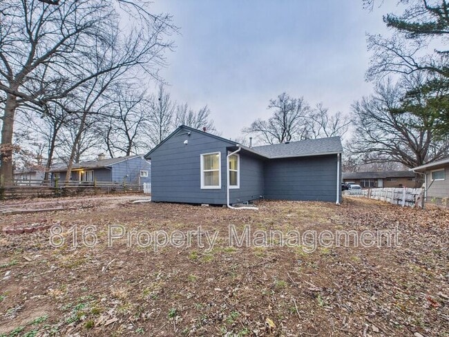 Building Photo - 11211 Corrington Ave