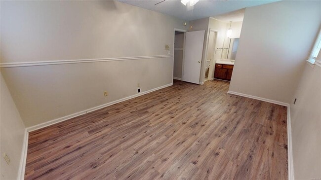 Building Photo - 2112 Cottingham Dr