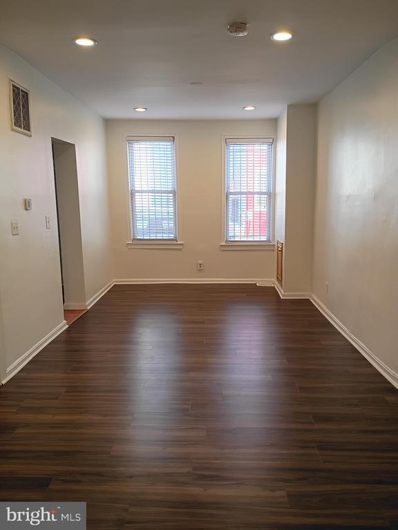 Building Photo - 1223 Wylie St NE