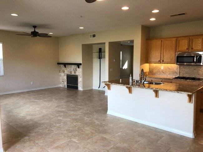 Building Photo - 4Bd/2.5 Ba Home with incredible views of Hubbert Lake! Call for details or to schedule showing!