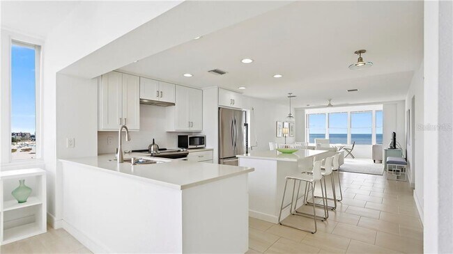 Building Photo - 7000 Beach Plaza