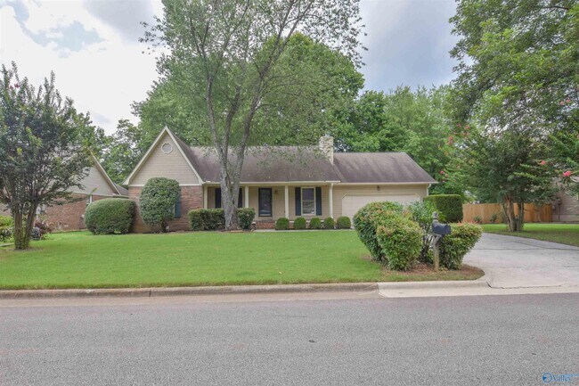 Building Photo - 150 Whisperwood Ln