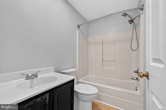 Building Photo - 271 Paw Paw Dr