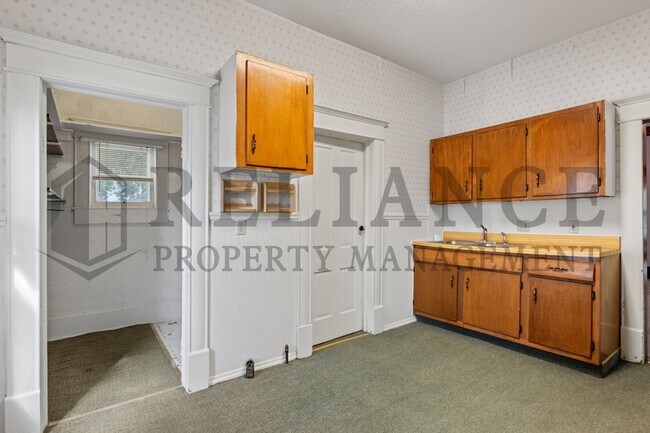 Building Photo - 109 N Emporia St