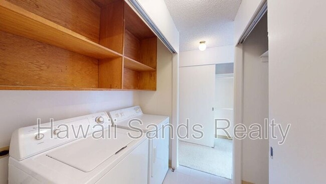 Building Photo - 710 Lunalilo St