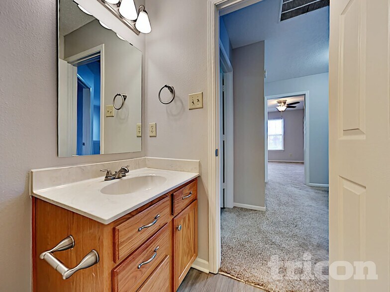 Building Photo - 14674 Fawn Hollow Ln