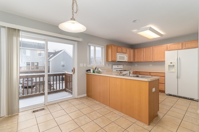 Building Photo - 520 Lincoln Station Dr