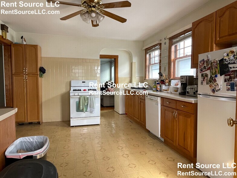 Building Photo - 46 Frederick Ave