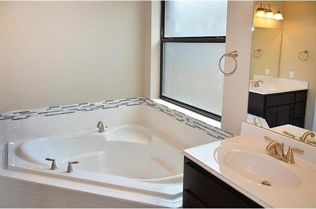 Building Photo - 15908 Dink Pearson Ln