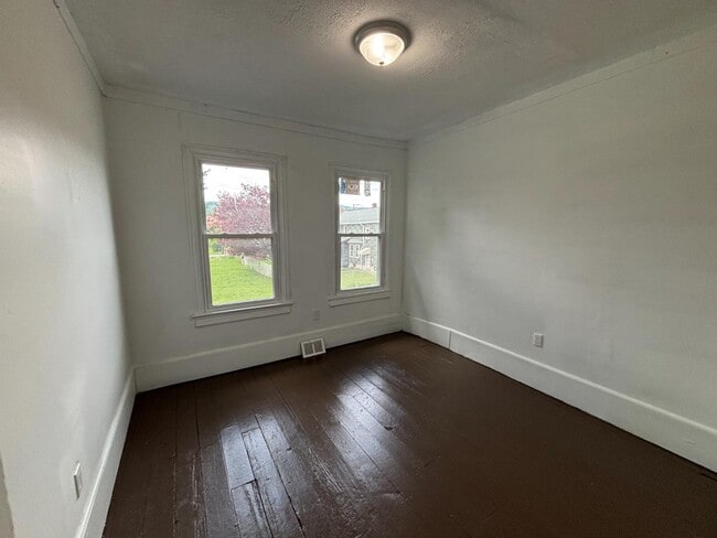 Building Photo - 2317 7th Ave